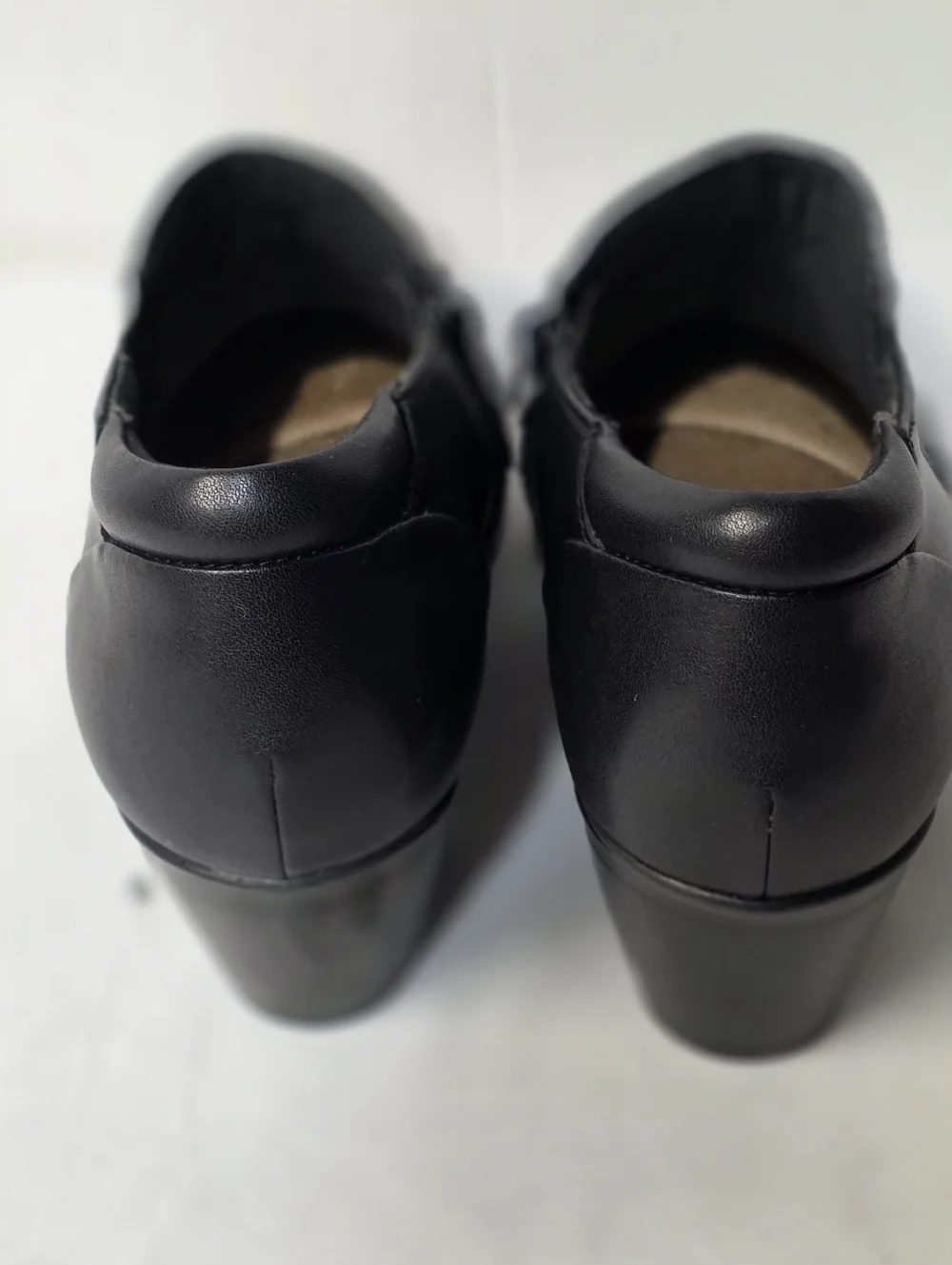 Clarks Emily 2 Pearl Black Leather Ankle Booties Womens Size 7